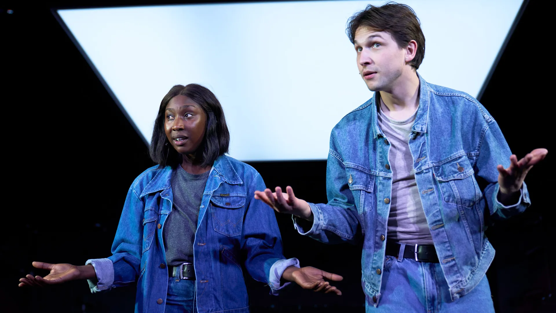 Penda Faal og Amund Harboe i Hvis byen lyser.